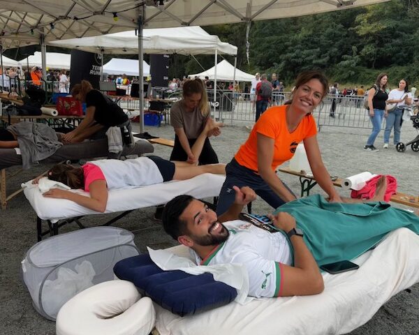 Sophie en séance de massage sportif.